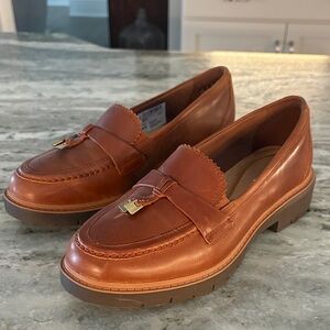 Clark’s Brown Leather Loafers with Gold Accent